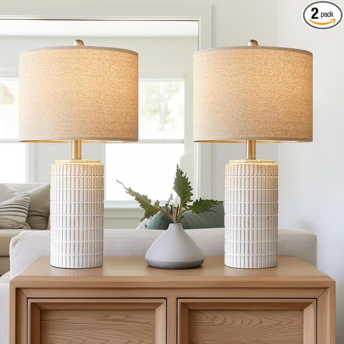 Moderne Tischlampe aus Keramik.